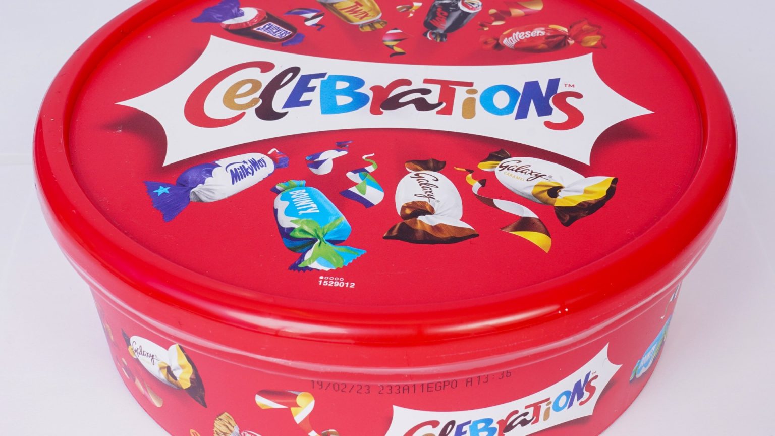Major Supermarket Offers 50% Discount on Divisive Celebrations Flavor Scanning
