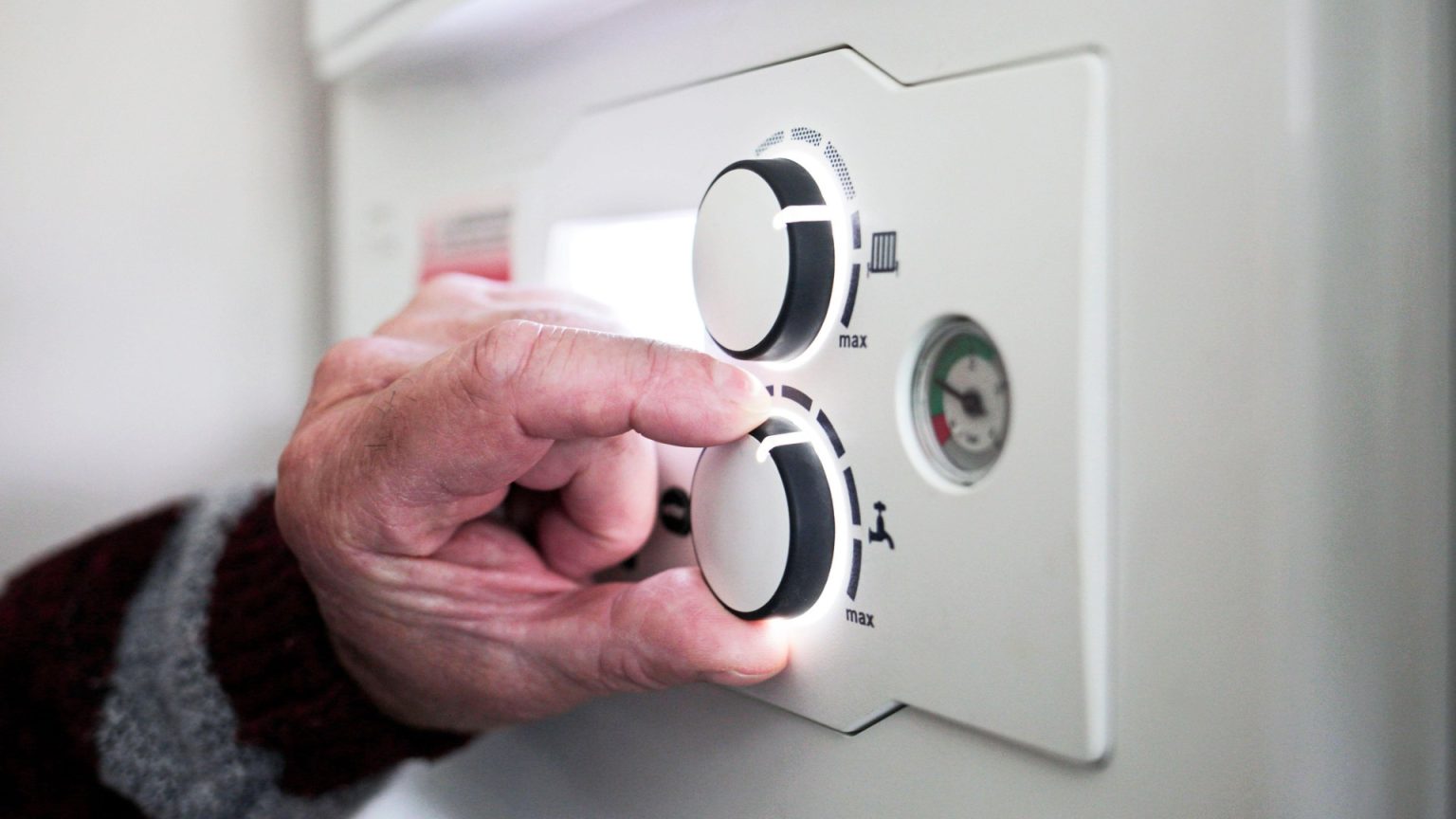 Hundreds of Thousands of Eligible Pensioners Remain at Risk of Missing Winter Fuel Payments Despite Extended Outreach Efforts.