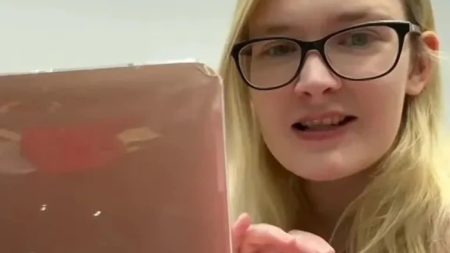 Supplementing Income with a Thriving Evening Side Hustle