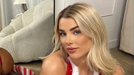 Footballer Madelene Wright flaunts her figure in revealing Christmas attire and declares ‘you’re all I want for Christmas’