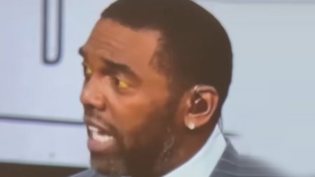 Randy Moss Leaves ESPN’s Sunday NFL Countdown to Address Health Concerns.