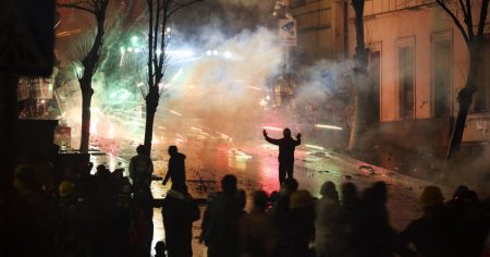 During the fourth night of violence, Russia cautions Georgia against following the ‘Ukrainian path’