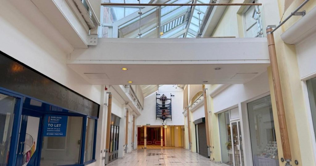 Desolation in a UK Shopping Centre: A Case Study of Minimal Occupancy
