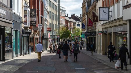 Major Fashion Retailer Announces Two-Day Christmas Closure of All Stores