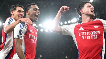 Arsenal gain victory over Man Utd 2-0: Amorim experiences first defeat against fierce rivals, while Arteta narrows gap with Liverpool