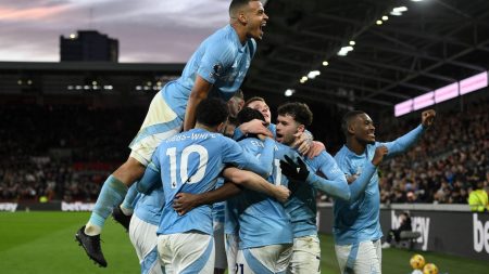 Nottingham Forest Defeats Brentford, Ascends to Third Place