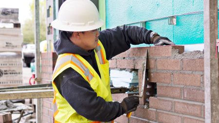 UK Construction Faces Critical Labour Shortage Amidst Shift in Reliance on Migrant Workers