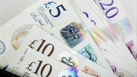 Experts Urge Swift Action: Best Savings Accounts to Consider Now