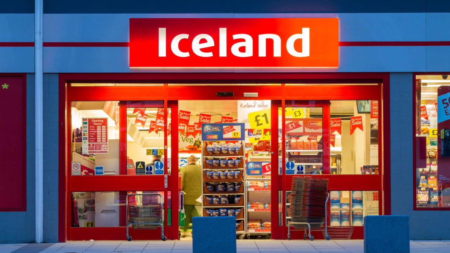 Iceland Reduces Price of Holiday Staple to £0.50