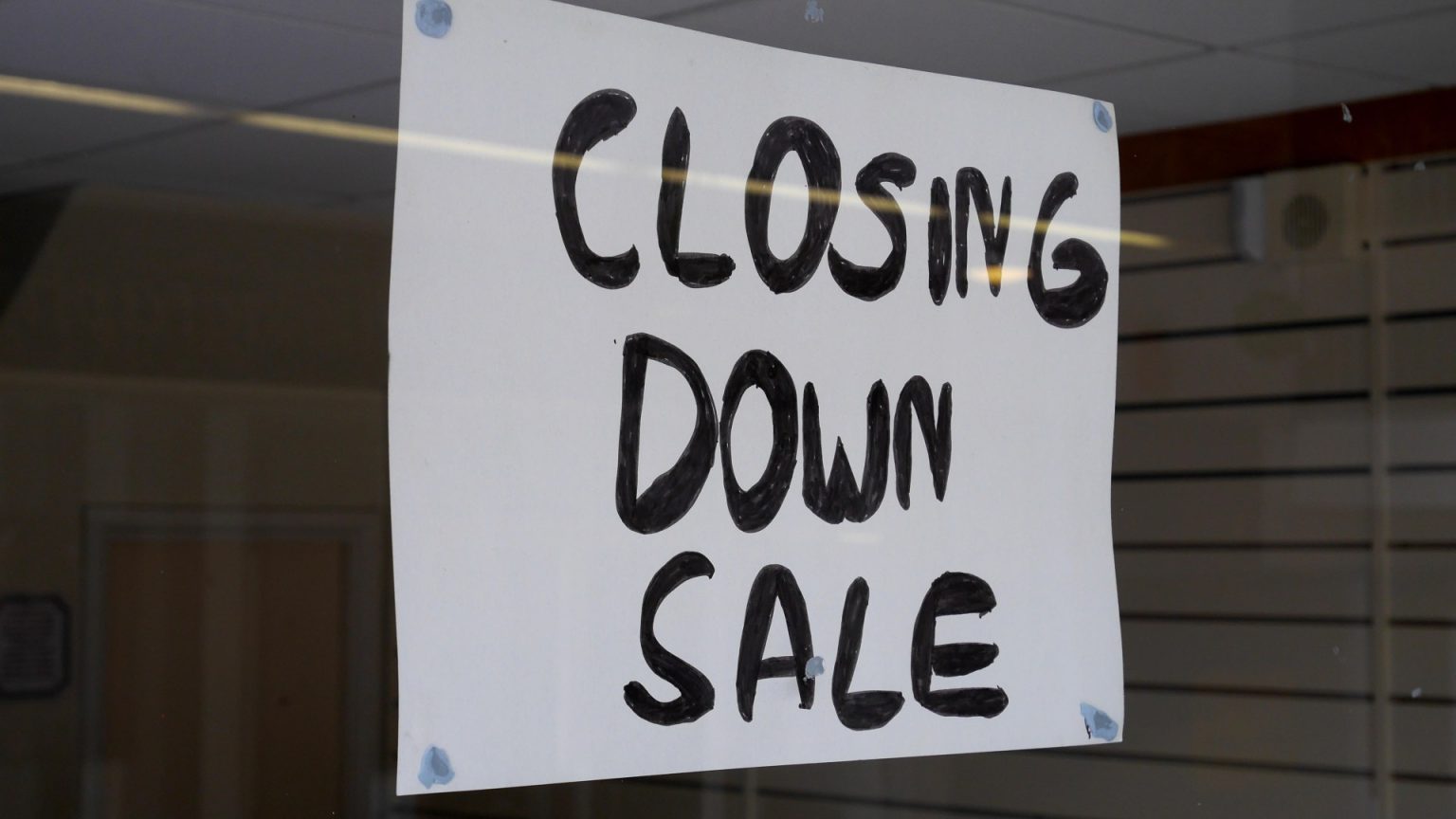 H&M-Owned Fashion Chain Announces Closing Down Sale at Select Branch Amid Planned Closures