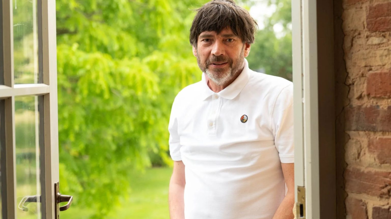 Blur’s Triumphant Return: An Inside Look at the Reunion, Awkward Encounters, and Alex James’s Transformation.