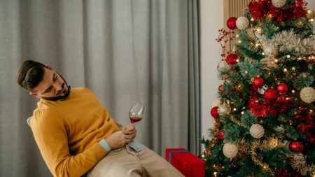 Nine Early Diabetes Symptoms to Observe During the Holiday Season.