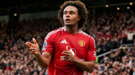 Unpacking Joshua Zirkzee’s gun goal celebration following his brace against Everton for Man Utd