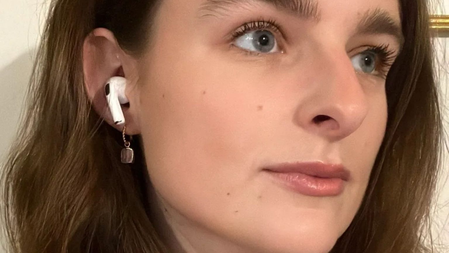 An Evaluation of Apple AirPods’ Novel Feature and its Potential Impact on Dementia Risk