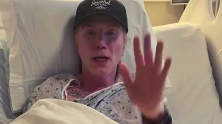 Lead singer of popular American band hospitalized, tour dates cancelled