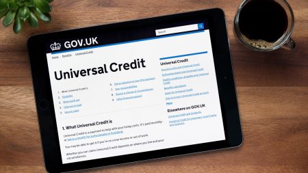 Thousands of Universal Credit recipients to receive payments earlier this month