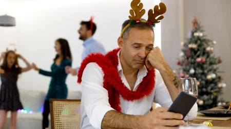 Six Subtle Symptoms of a Common Holiday Ailment Affecting Thousands