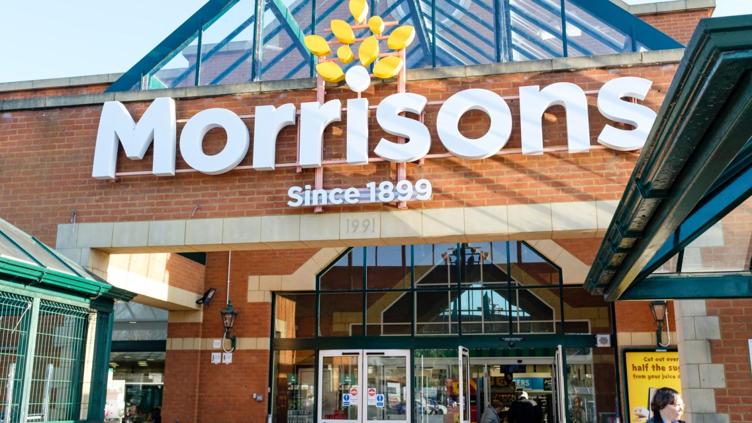 Morrisons Issues Compensation for Christmas Shopping Due to System Error
