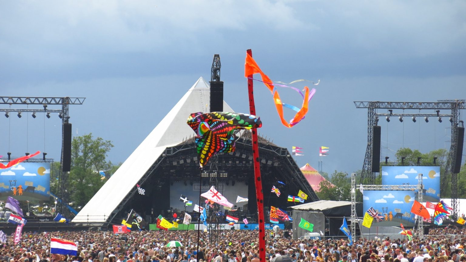 Superstar Rapper Expected to Headline Glastonbury Following Stadium Show Announcement