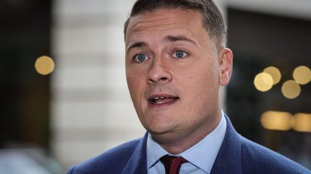 Public Outrage Sparked by Streeting’s Heating Advice Amidst Labour’s Discontinuation of Winter Fuel Payments and Sub-Zero Temperatures