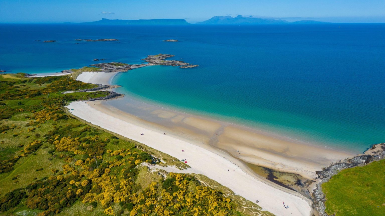 Unforgettable UK Holiday Destination: Coastal, Mountainous, and Mythical Experiences