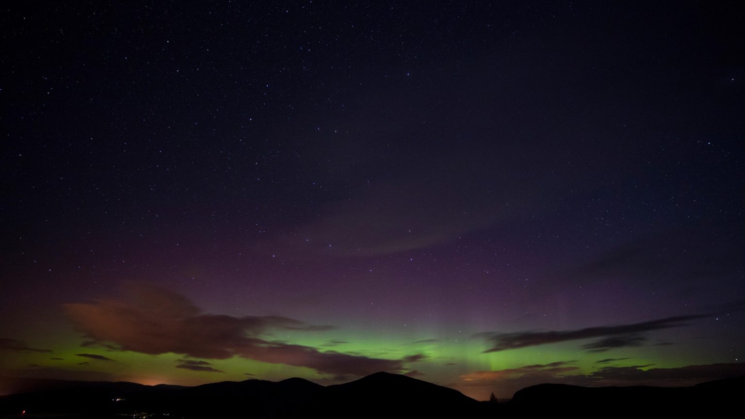 UK Hotel Offers Stunning Northern Lights Views and In-House Astronomer