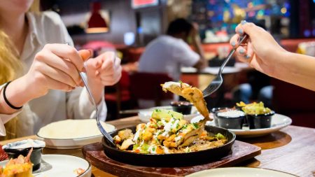 Flagship Restaurant of Popular Chain Closes Abruptly Following 35 Other Closures