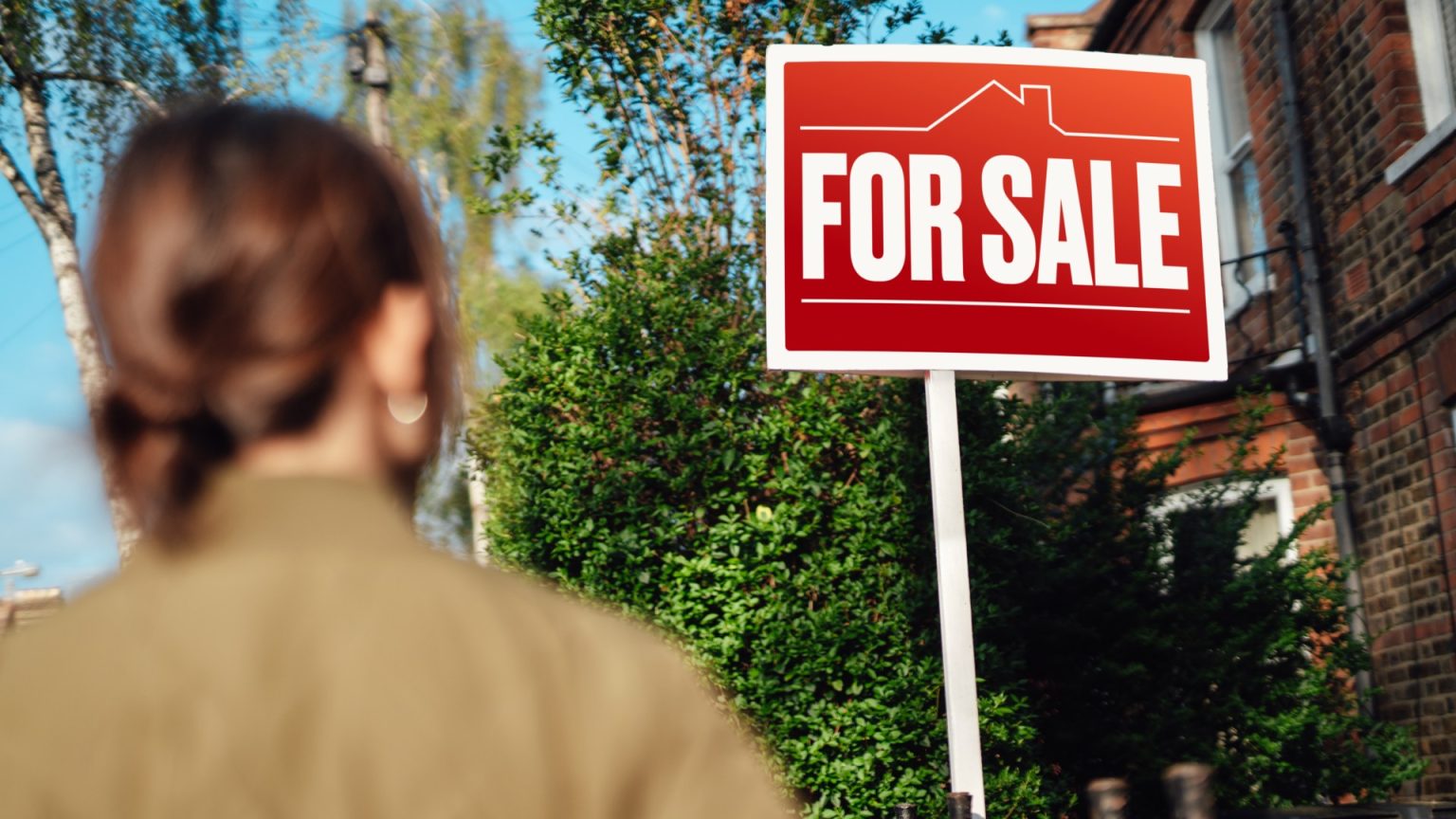 Impending Mortgage Crisis Threatens Financial Ruin for Tens of Thousands of Homeowners