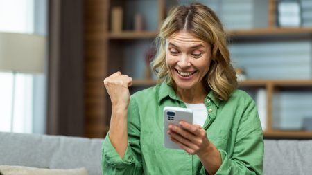 Millions of mobile customers urged to send text message which can cut bills by £200