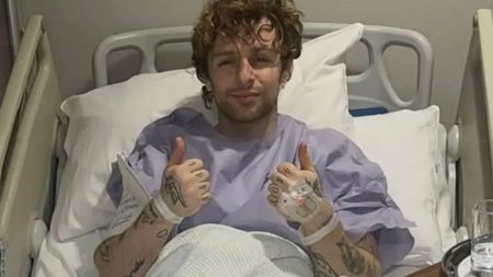 Tom Grennan issues important health update after sparking concern with shock hospital picture