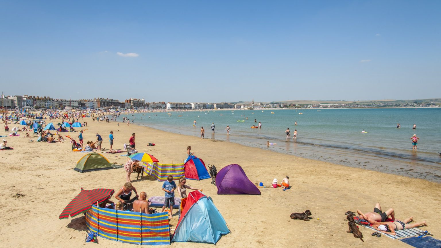 Brit holiday airline warns of flight delays over summer and blames French for hold ups