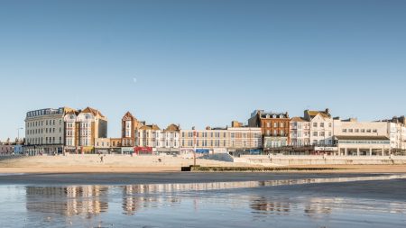 New scenic open top bus connects three of the UK’s coolest beach towns for just £3