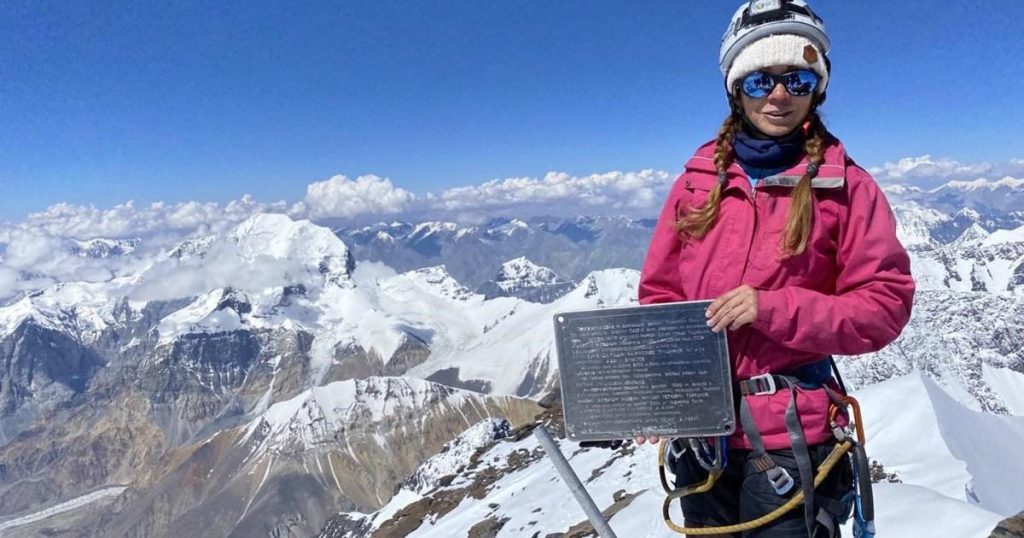 ‘Last chance’ mission to find Russian climber stranded 23,000ft up a mountain