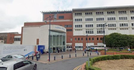 Funeral director ‘took babies’ bodies home and arranged them in her living room’