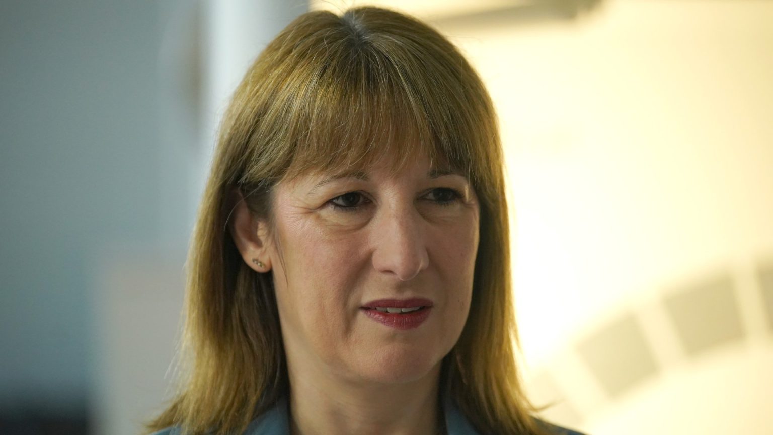 Business chiefs are demanding Rachel Reeves offers tax incentives to help a million young people into workplace