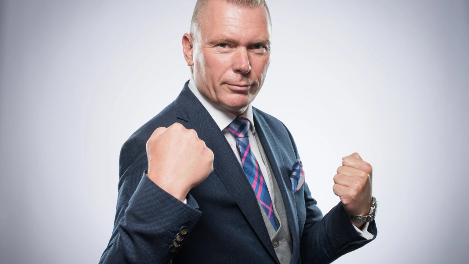 Thousands of punters, competitive betting and easy to hate – long live the Shergar Cup and Racing League