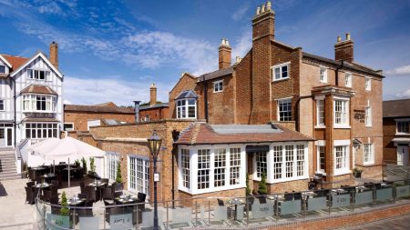 I stayed at the cosy English hotel right by a very famous UK theatre