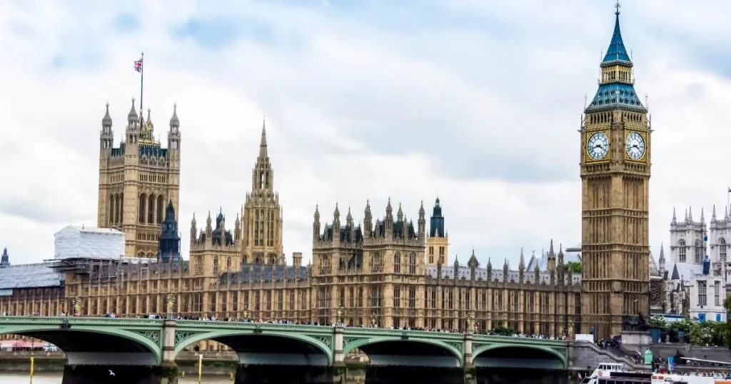 Politicians patronise teenagers like me – then offer us nothing