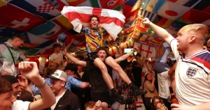 Three Lions fans roar with delight after edging 6 goal thriller against Croatia
