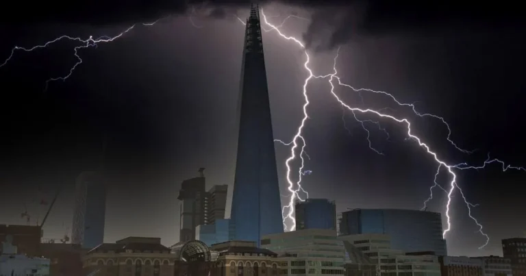 London divided by those who got sleep and those who didn’t after epic thunderstorm