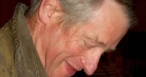 Eccentric pub owner of franchise with ‘no swearing’ rule dies aged 81