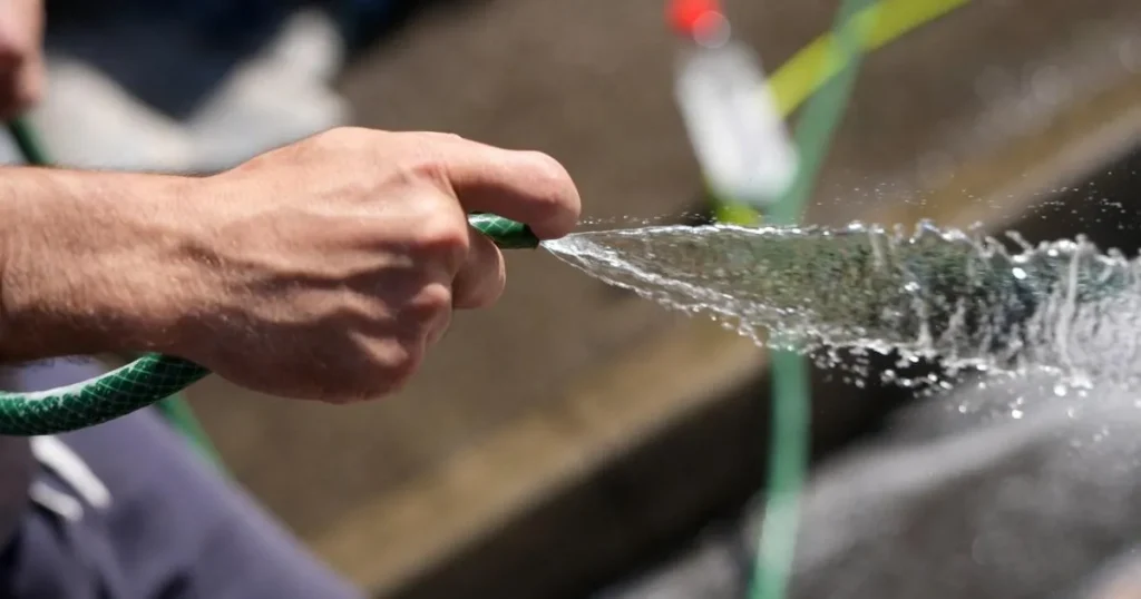Hosepipe ban affecting 350,000 comes into effect for first time in 30 years amid record breaking heatwave