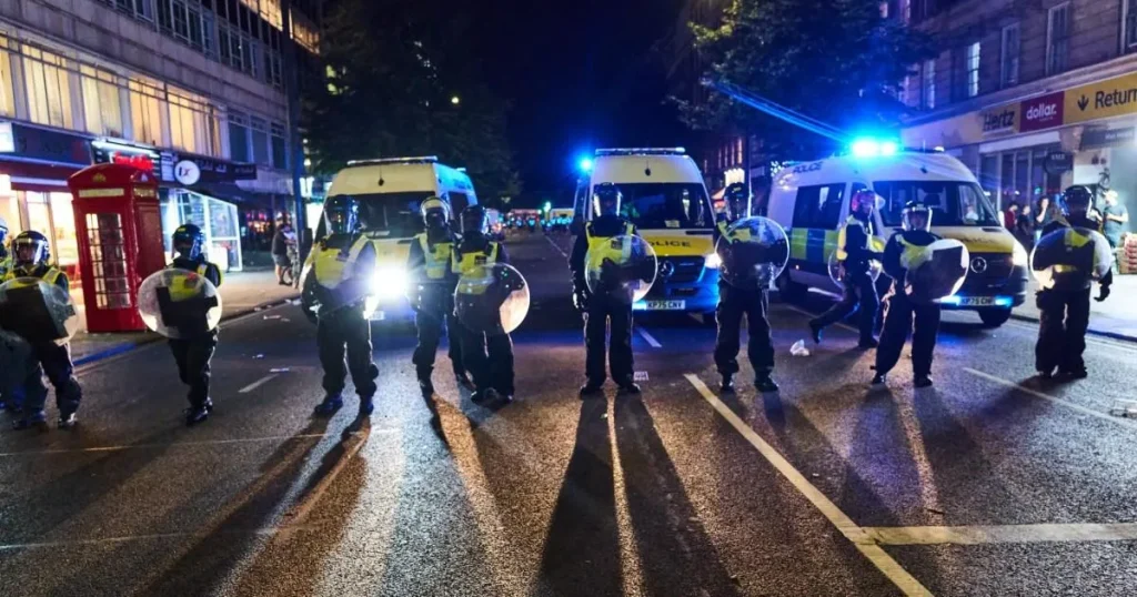 Violence breaks out in London after France beats Morocco in World Cup