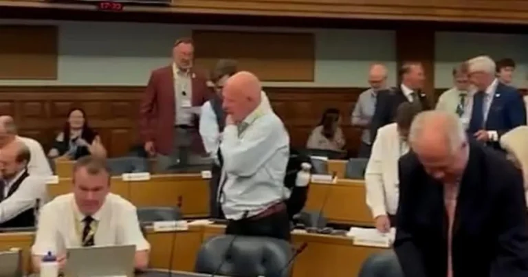 Councillors wind up Reform colleagues by singing too much of the national anthem