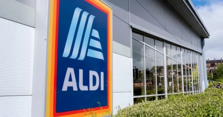UK supermarket opening hours for August bank holiday 2026, from Aldi to M&S