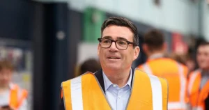 Labour ‘needs 300 new builders a day’ to hit home target – but numbers are falling