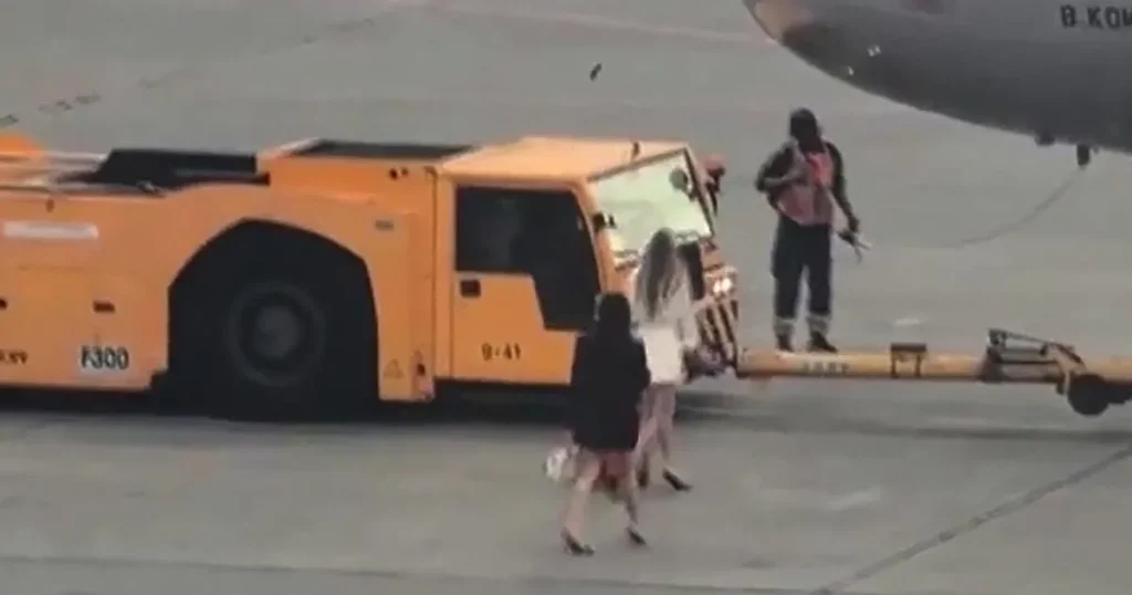 Two plane passengers ‘spotted running across tarmac to catch departing flight’