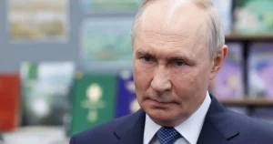 Russians told to ‘stay inside and away from windows’ during Putin visit