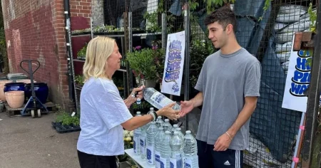Men bottle hosepipe water and carry it from Brighton to London to fight ban