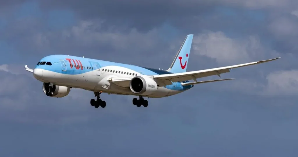 TUI plane issued mayday call after ‘trespasser’ shut runway at UK airport
